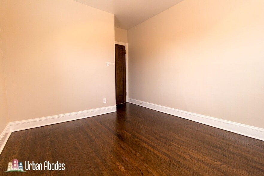 Building Photo - 5310 N Ashland Ave