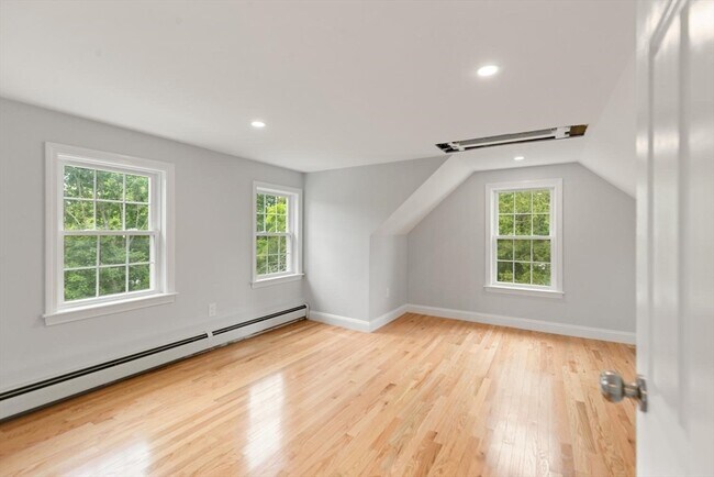 Building Photo - 63 Pleasant St