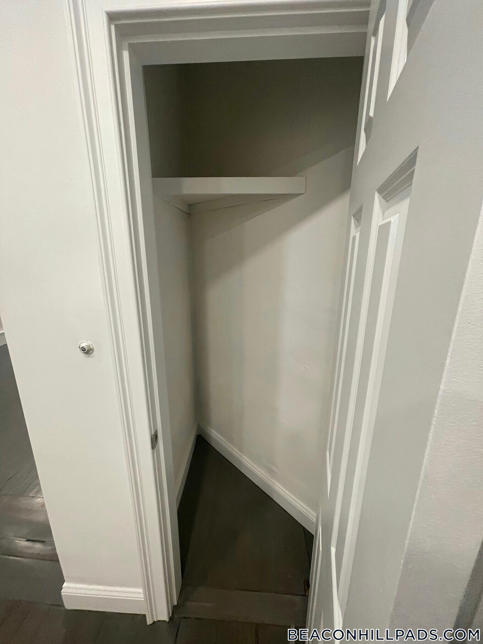 Building Photo - 31 Temple St