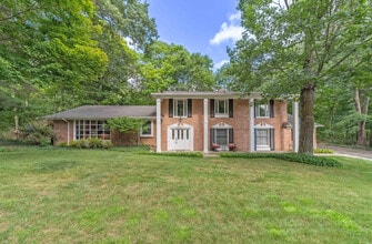 Building Photo - 34150 Hunters Row