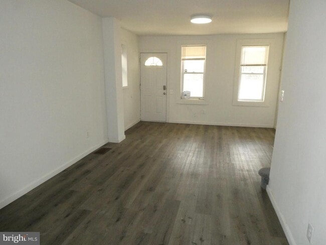 Building Photo - 1610 N 27th St