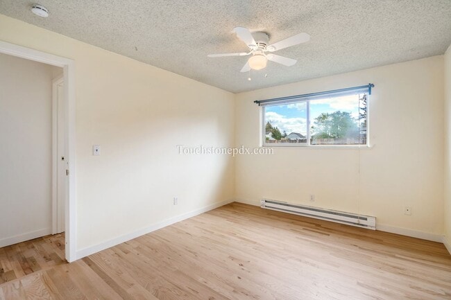 Building Photo - Quaint 3BD/1BA Home Near Mt. Tabor