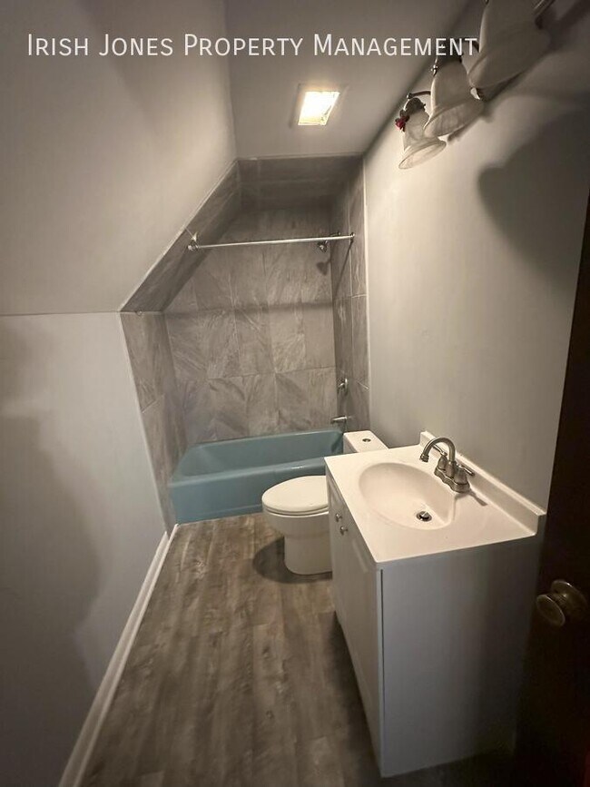 Building Photo - 194 Central Ave