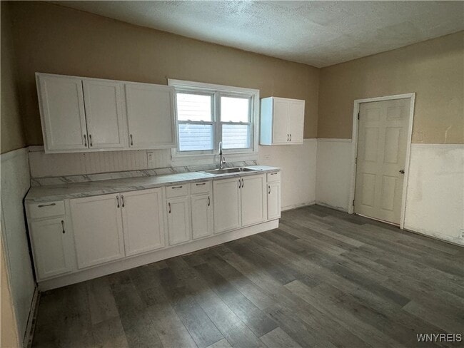 Building Photo - 540 Willett St