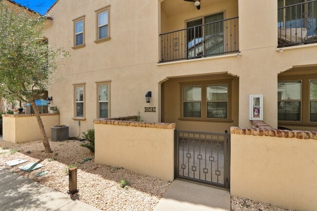 Building Photo - 604 El Paseo