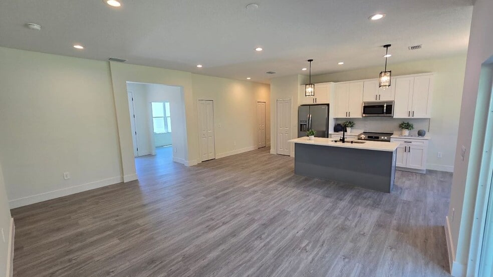 Building Photo - 2862 Pomello Ave SW