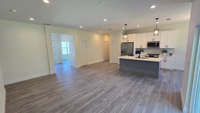 Building Photo - 2862 Pomello Ave SW