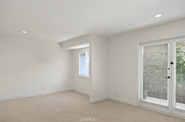 Building Photo - 978 Sandcastle Dr