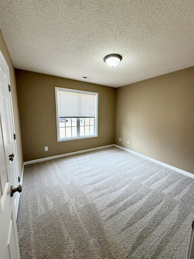 Building Photo - 132 Brook Pl