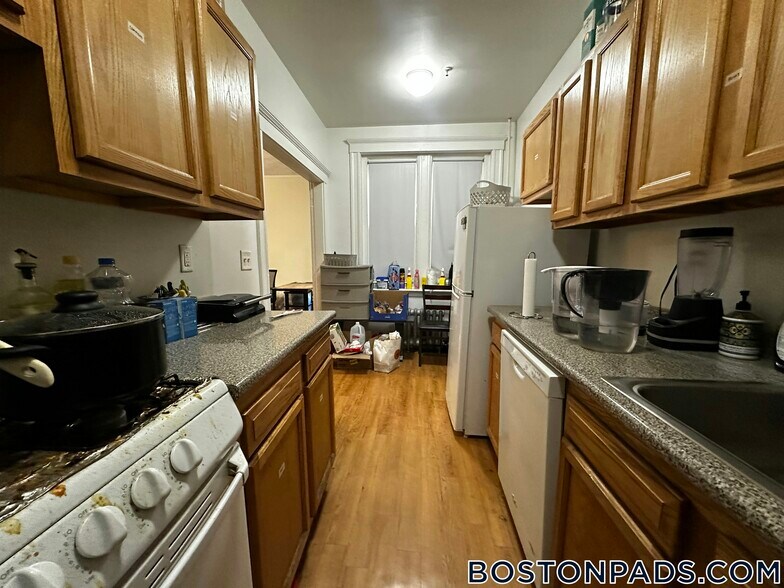 Building Photo - 1171 Boylston St