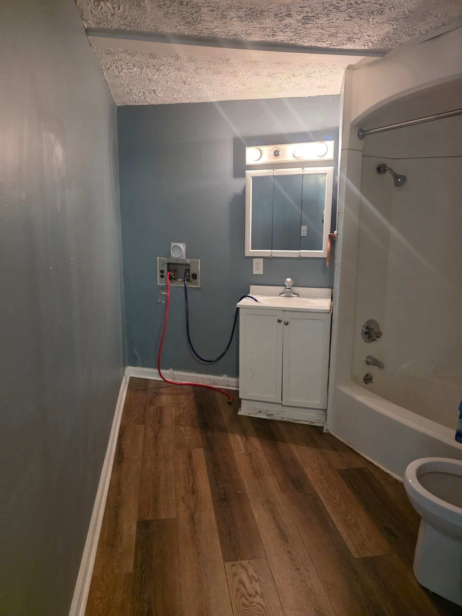 Washer Connection - 216 Roundhouse Rd