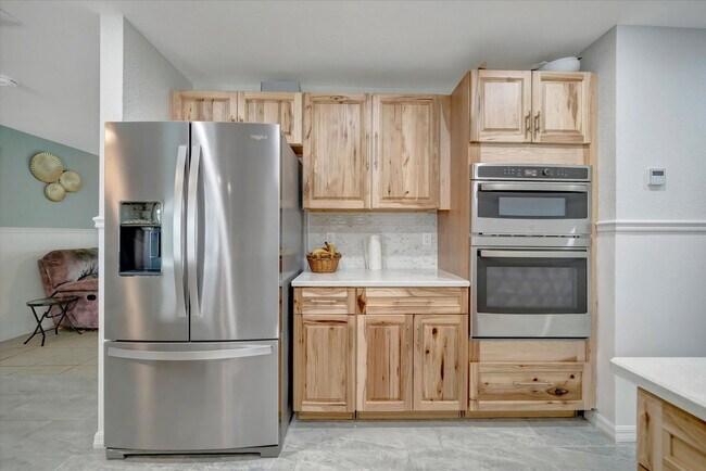 Building Photo - 4408 E Riverside Dr