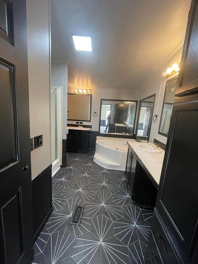 Building Photo - Multi-unit rental portfolio off Basin Rd