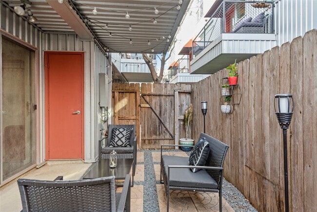 Building Photo - 2914 Commerce St