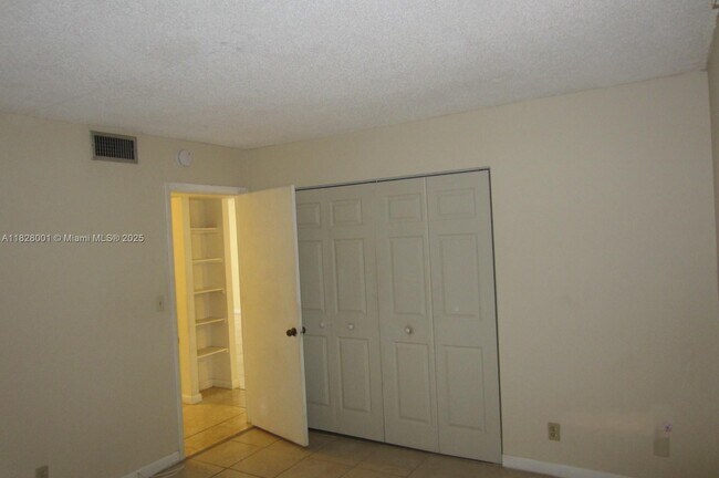Building Photo - 406 NW 68th Ave