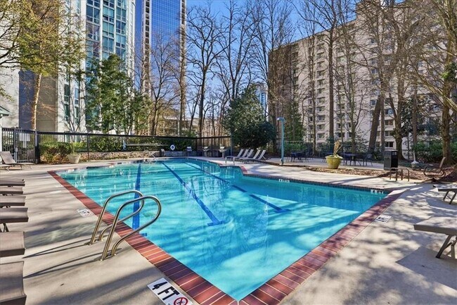 Building Photo - 2870 Pharr Ct S Northwest