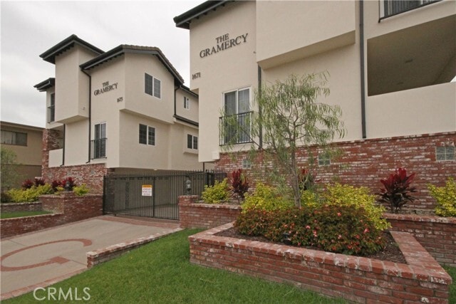 Building Photo - 1675 Gramercy Ave