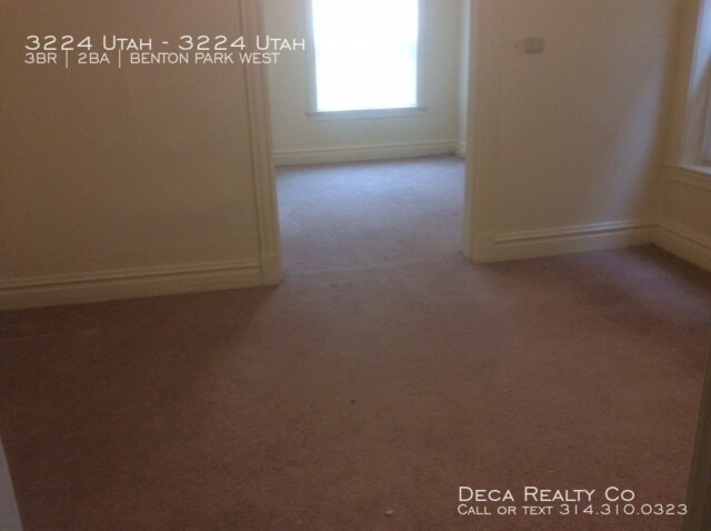 Building Photo - 3 Bedroom Apartment