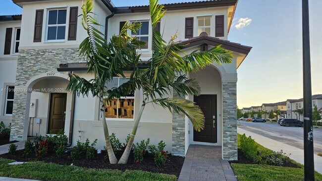 Primary Photo - 2618 SE 27th Ct