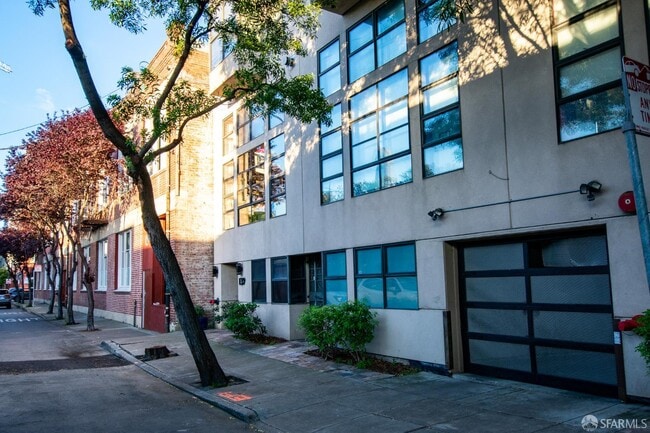 Building Photo - 139 Welsh St
