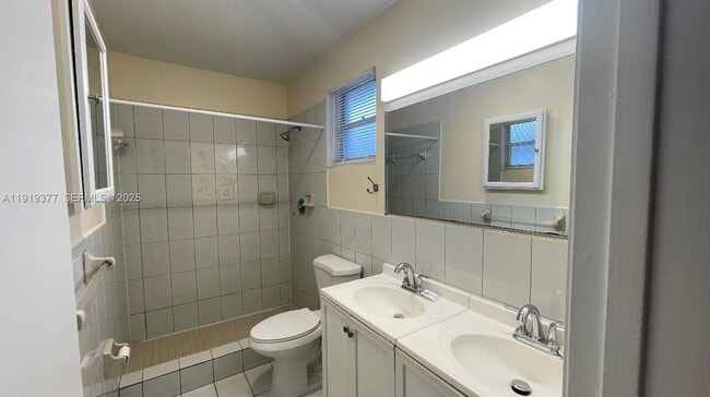 Building Photo - 2444 Raleigh St