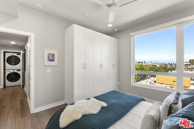 Building Photo - 7428 Santa Monica Blvd