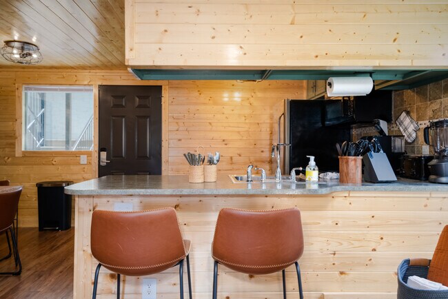 Building Photo - 4249 Dollys Dr