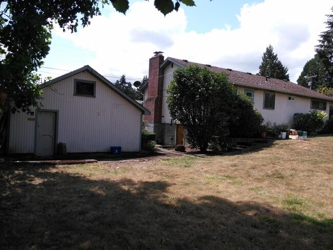 Building Photo - (363) Hayes Street Home  4 Bedroom / 1 Bat...