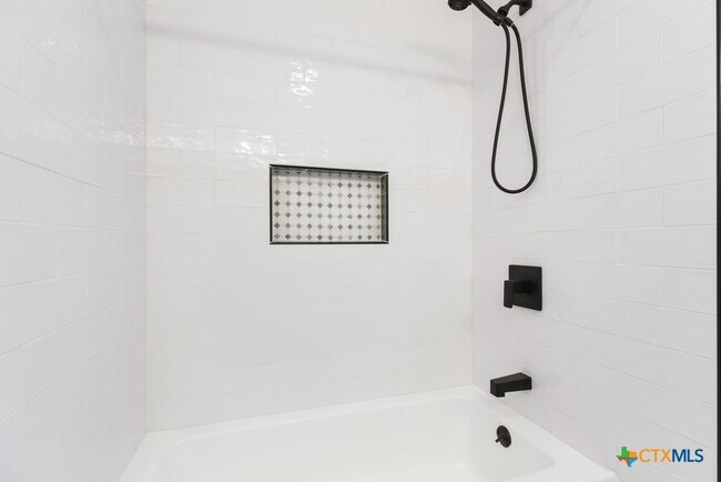 Building Photo - 115 Da Gama Dr