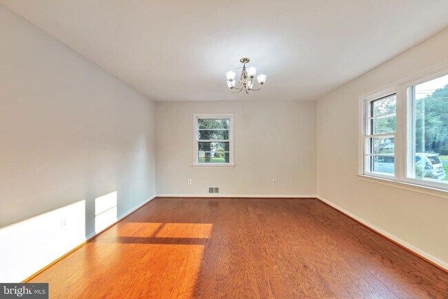 Building Photo - 3307 Beechtree Ln