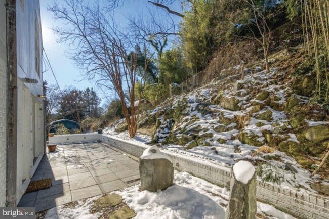 Building Photo - 4527 Q Pl NW