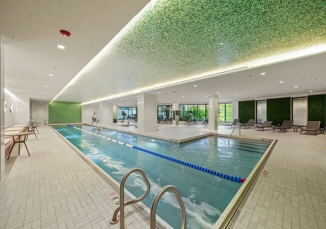 Building Photo - 211 N Harbor Dr