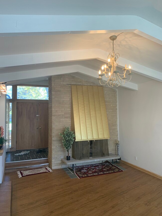 Building Photo - 454 E Fox Dale Ct