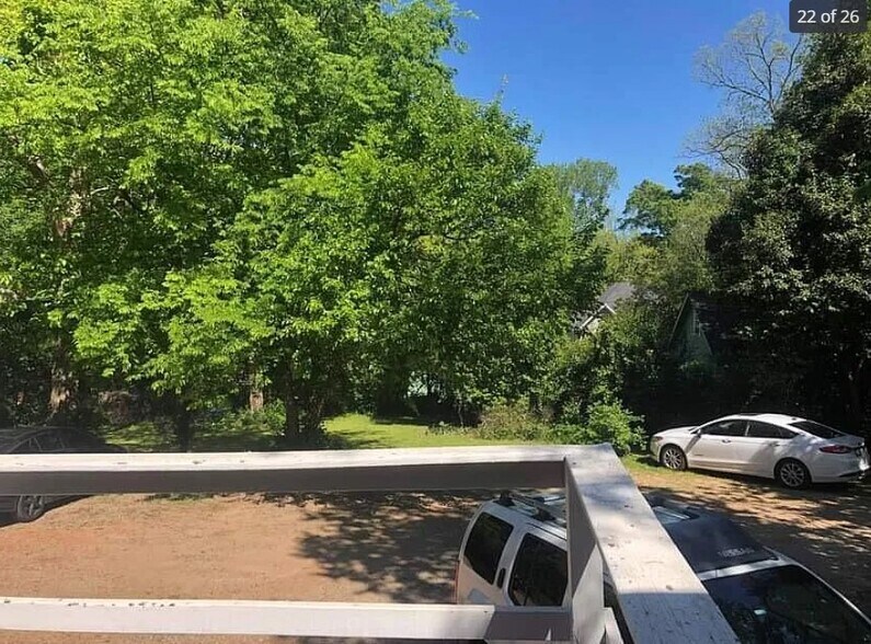 Building Photo - 860 N Chase St