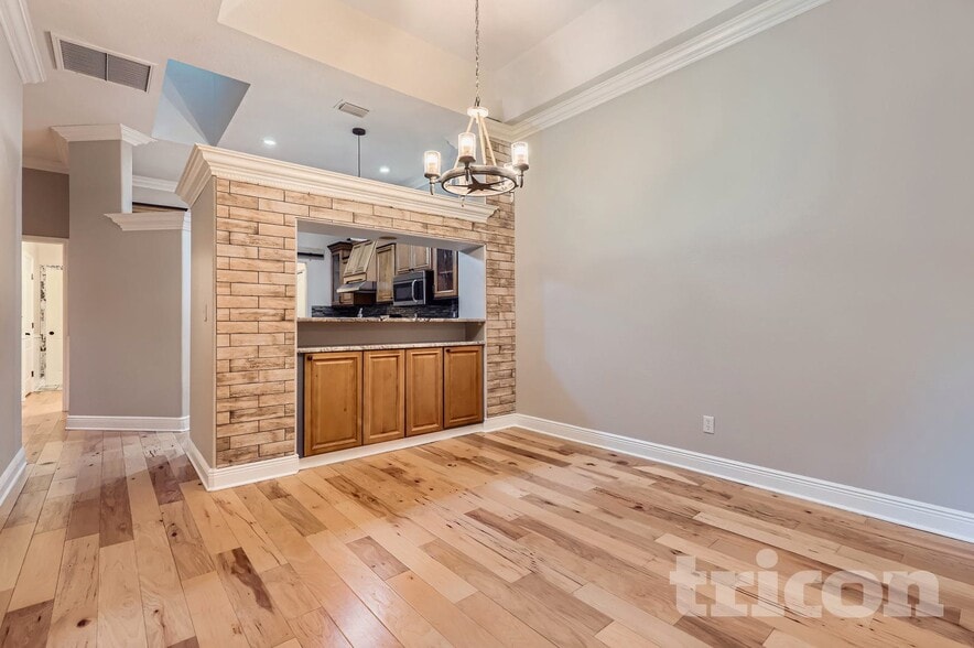 Building Photo - 1668 Woodland Dr