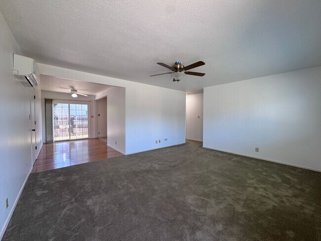 Building Photo - Grant Park Duplexes