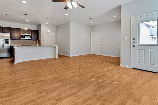 Building Photo - 643 County Rd 306