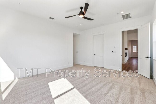 Building Photo - 1007 Bridger Dr