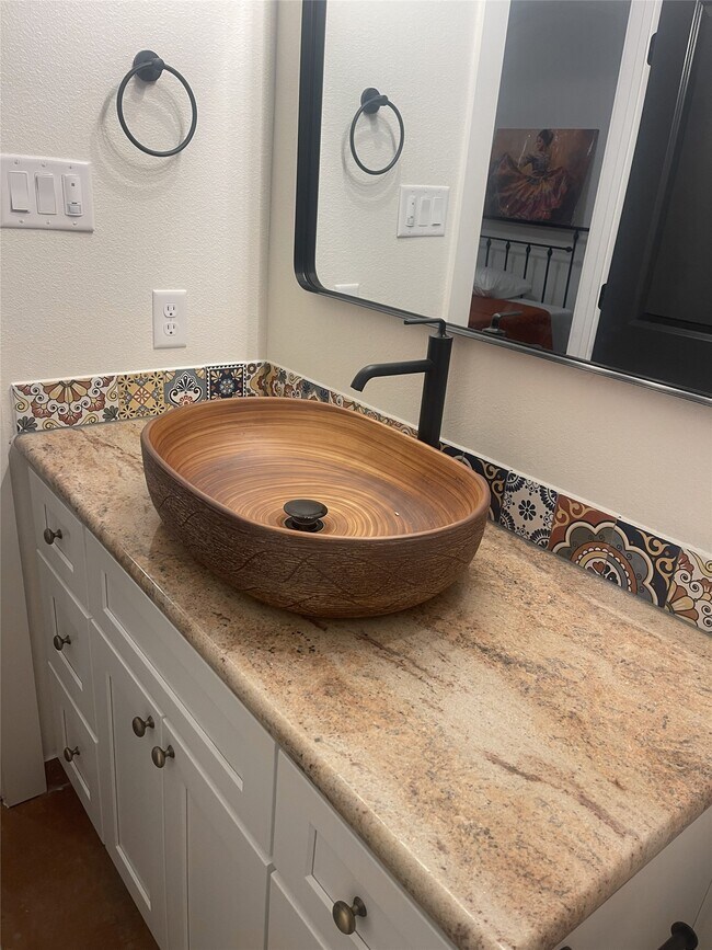 Building Photo - 5015 Reed Rd