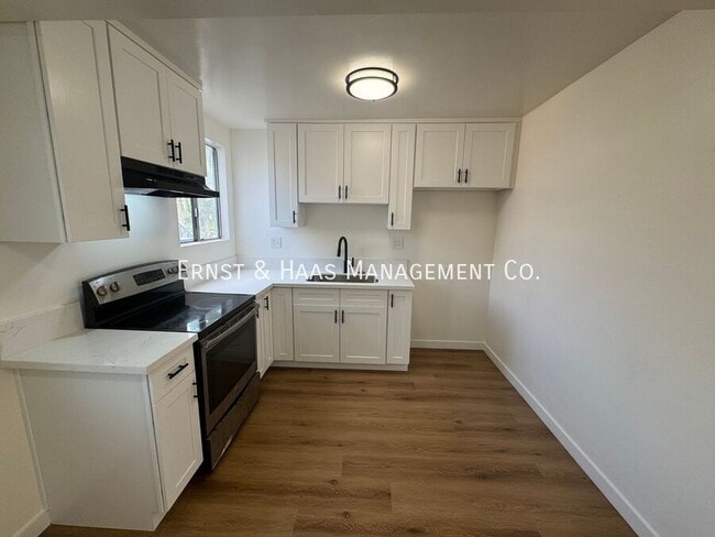 Building Photo - 778 Cherry Ave