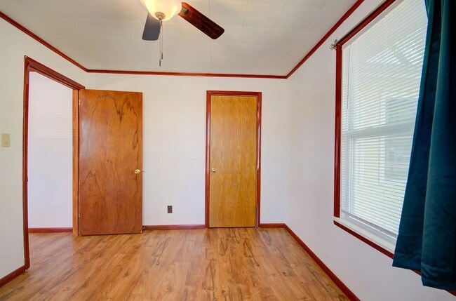 Building Photo - 1112 N Joliet St