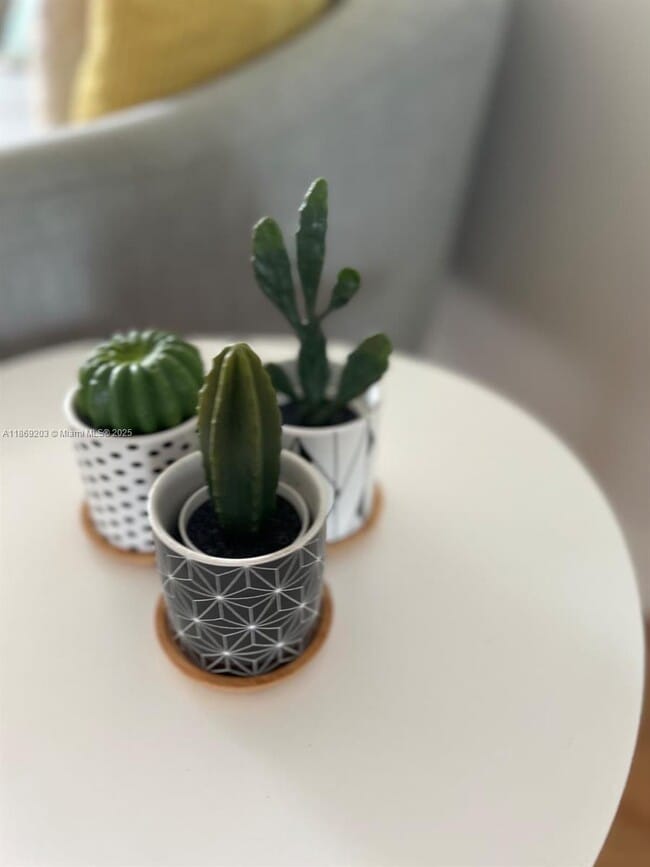 Building Photo - 5880 Collins Ave