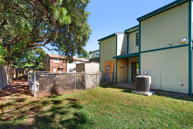 Building Photo - 696 Tyner St