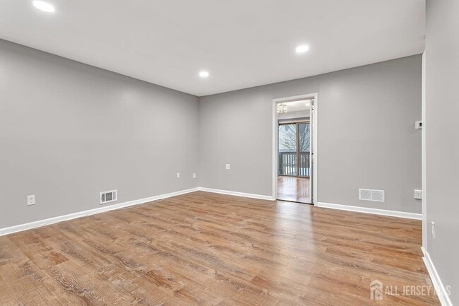 Building Photo - 118 Arlington Ave