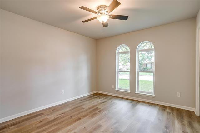 Building Photo - 144 NW Suzanne Terrace