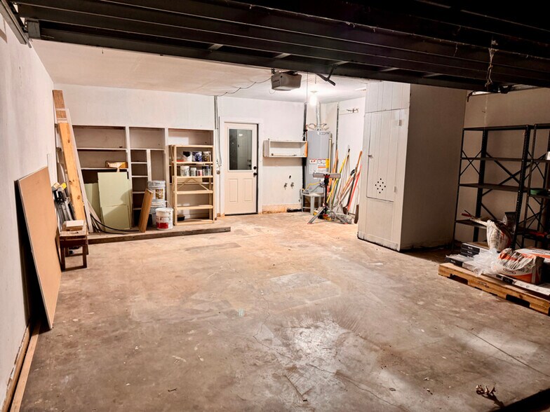 Building Photo - 11012 Sunny Dr