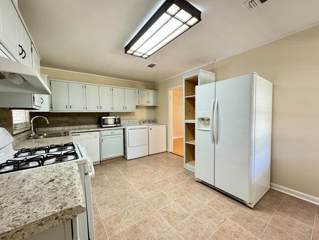 Building Photo - 3 Bed, 1.5 Bath Home in Ruston