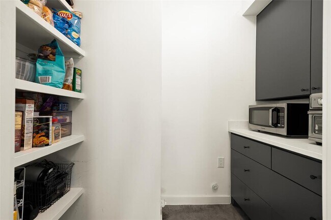 Building Photo - 902 Garden Villa Ct