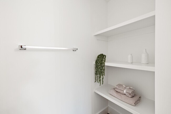 Building Photo - 1006 Kristal Wood Ln