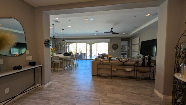 Building Photo - 11004 E Ajave Dr